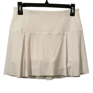 Lululemon Women's White Swiftly Pleated Tech Pull On Skort Size 6 Tall